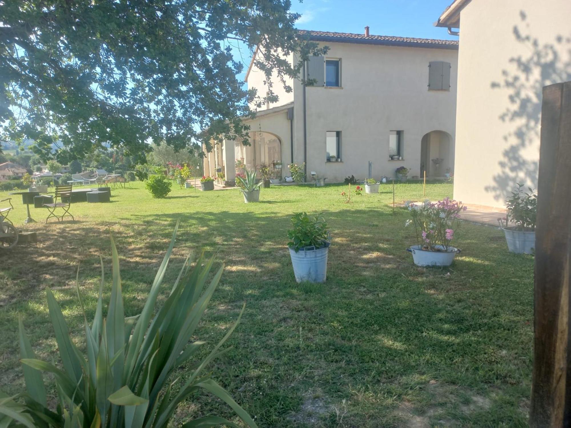 Beb Montefratta Bed & Breakfast Fratta Terme Exterior photo